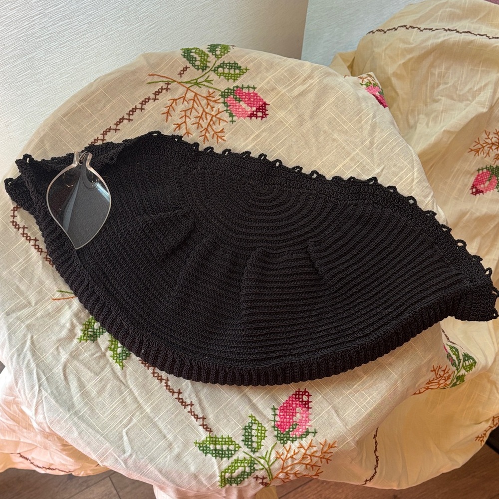 VINTAGE 1930s/40s Black Corde Crochet Oversized Purse Clutch Carved Lucite Pull